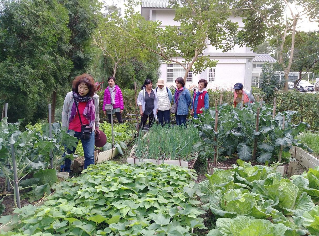 Fanny Manor B&B Emei Bagian luar foto